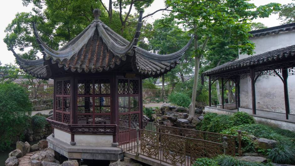 UPD students visit Suzhou gardens and SCP